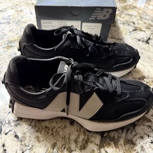New Balance
(WMNS) New Balance 327
'Black Gunmetal' WS327MA1